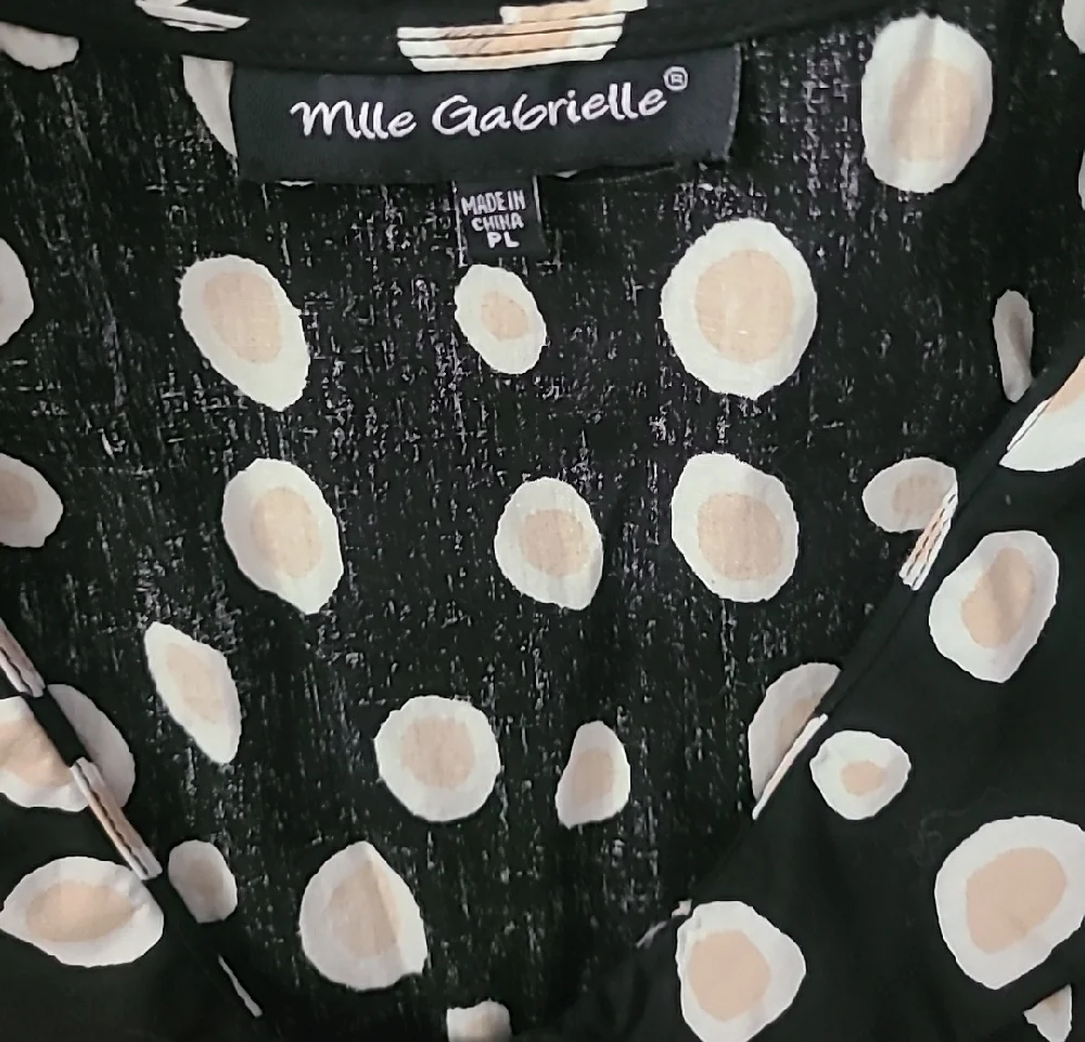 Black With White Polka Dot Sleeveless Women's Dress With Pockets! - Picture 5 of 6